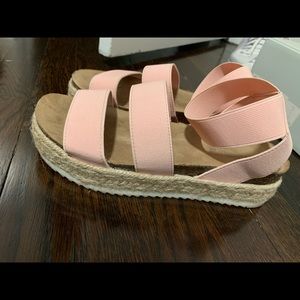 CUSHIONAIRE Pink Platform Sandals